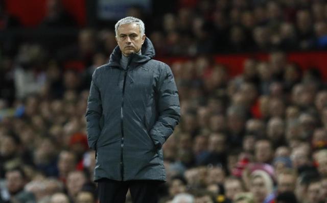 她们个性鲜明、才华横溢、情感复杂，在法庭上和自己的团队中，她们经历了高风险的分手、丑闻的秘密和忠诚的转变。