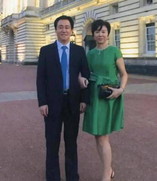 有村架纯新片传递正能量 乐团Androp摇滚献唱 2014-03-11 即将于2014年3月23日在东京代代木第一体育馆内举办首场演唱会的4人摇滚组合Androp的新歌《Light along》，确定作为由女星有村架纯主演的短片电影《安稳的日子 奇迹的太阳》（导演榊原有 藤原龙也新片曝神秘海报 有村架纯身穿迷你短裙 2015-10-28 藤原龙也与有村架纯首度共演的新片《只有我不在的街道》曝光首款海报。
