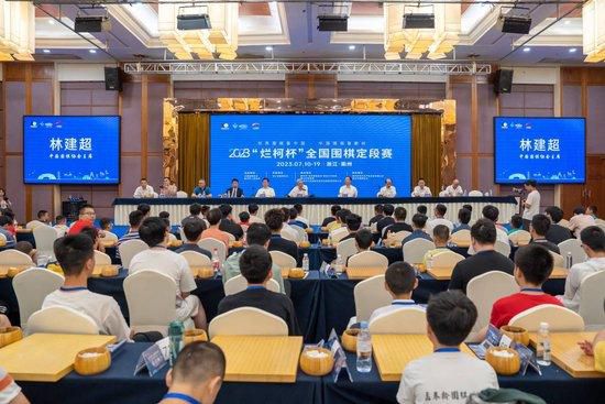 Q：目前市场上各个行业都非常“卷”，表演行业更是，同一个角色可能有非常多的人去竞争，面对这样的情况，你会选择如何去“卷”呢？