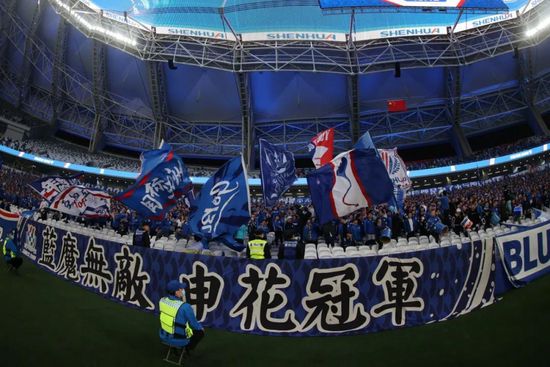 戏里的蜜蜂国度借鉴唐代建筑和福建土楼元素，戏里的花朝节也是唐代盛行的节日，旨在纪念百花生日，和蜜蜂国度的设定相互适配。