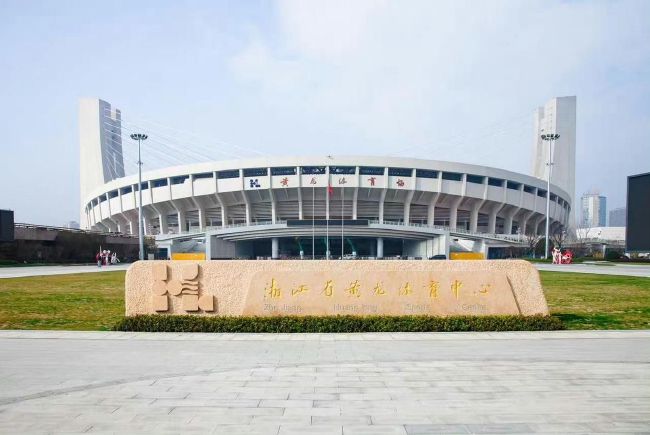 主演新剧《肯尼迪》聚焦著名政治家族 2 堪比时装周!