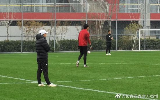 《长津湖之水门桥》单日票房603万，持续保持日榜首位。