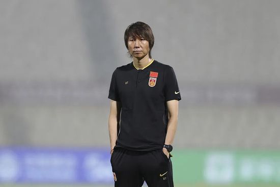 如费穆的《小城之春》，借“城春草木深”的怅惘氛围，以不速之客的来访，让那个貌似娴静的家庭屡屡掀起波澜。