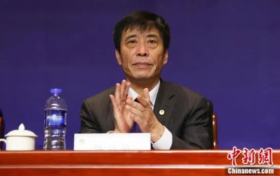大方认爱卡哥：是的，我们订婚了 锦绣开年！