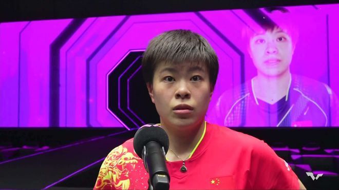 导演易小星、编剧兼导演俞白眉、博纳影业集... 勇敢活 放肆笑！
