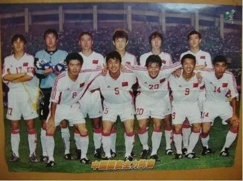 吉诺特·兹瓦克在法国巴黎出生，阿根廷长大，此后在哈佛大学攻读政治学。