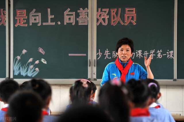 面对“在演水下戏的时候是如何克服水下恐惧的”这个问题，于适回应：“你想要做好一件事情，肯定是要尽量放松的，当你越紧张越慌张，就容易出错。