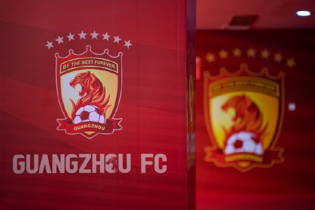 《神秘巨星》口碑爆表 阿米尔·汗表白中国观众 2018-01-15 由阿米尔·汗、塞伊拉·沃西、梅·维贾、拉吉·阿尔俊等主演的电影《神秘巨星》将于1月19日公映。