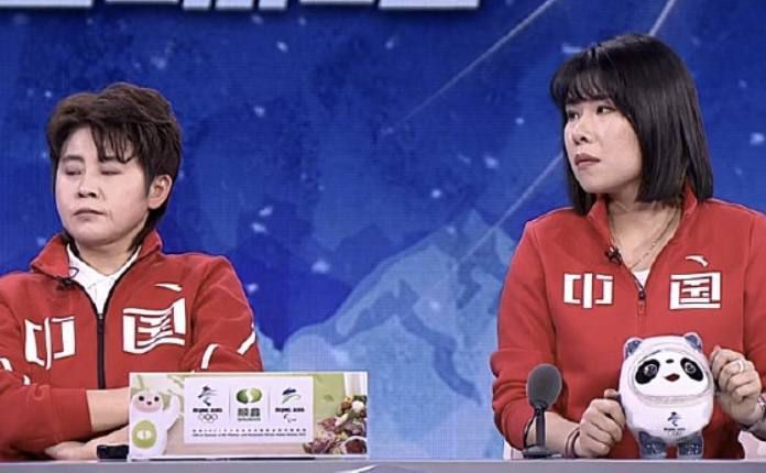 特辑中详尽地展现了新任“谋女郎”刘浩存在张 稳扎稳打！