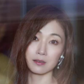 Lady Gaga透视薄纱裙现身街头 大方露内衣轮廓 2013-10-23 当地时间10月22日，Lady GaGa现身洛杉矶街头，她穿着露肩薄衫裙，内衣轮廓一览无余，作风大胆的GaGa毫不在意的大步行走。