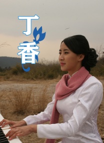 他们穿着考究，表情不羁；有的手持武器，有的挥斥方遒。
