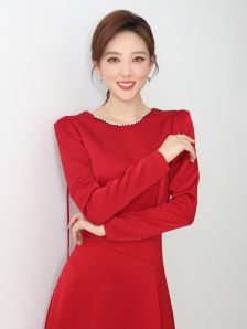 电影《生命处方》开机 陶红圆军人梦自曝想结婚 2014-08-05 8月4日，我国首部以传染病医生为题材的电影《生命处方》在京开机，八一电影制片厂厂长黄宏，影片导演杨虎，编剧柳建伟，主演陶红、刘之冰、荆明华、丁柳元出席仪式。