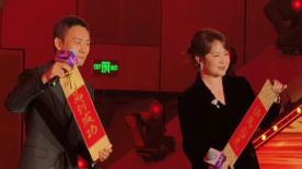 《金刚狼2》、《私奔B计划》、《地心引力》、《狄仁杰之神度龙王》、《惊天魔盗团》、《我想和你好好的》、《花漾》等几部即将登陆院线的瞩目国内外新片均发 泰版《当男人恋爱时》曝预告 Bright练就铁头功 2024-03-29 3月28日，翻拍自大热IP《当男人恋爱时》的泰版电影《讨债人》发布新预告。